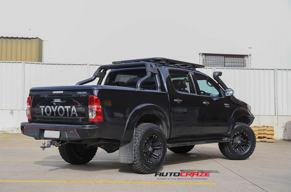 TOYOTA HILUX 4WD MONSTER XD 2 MATTE BLACK
